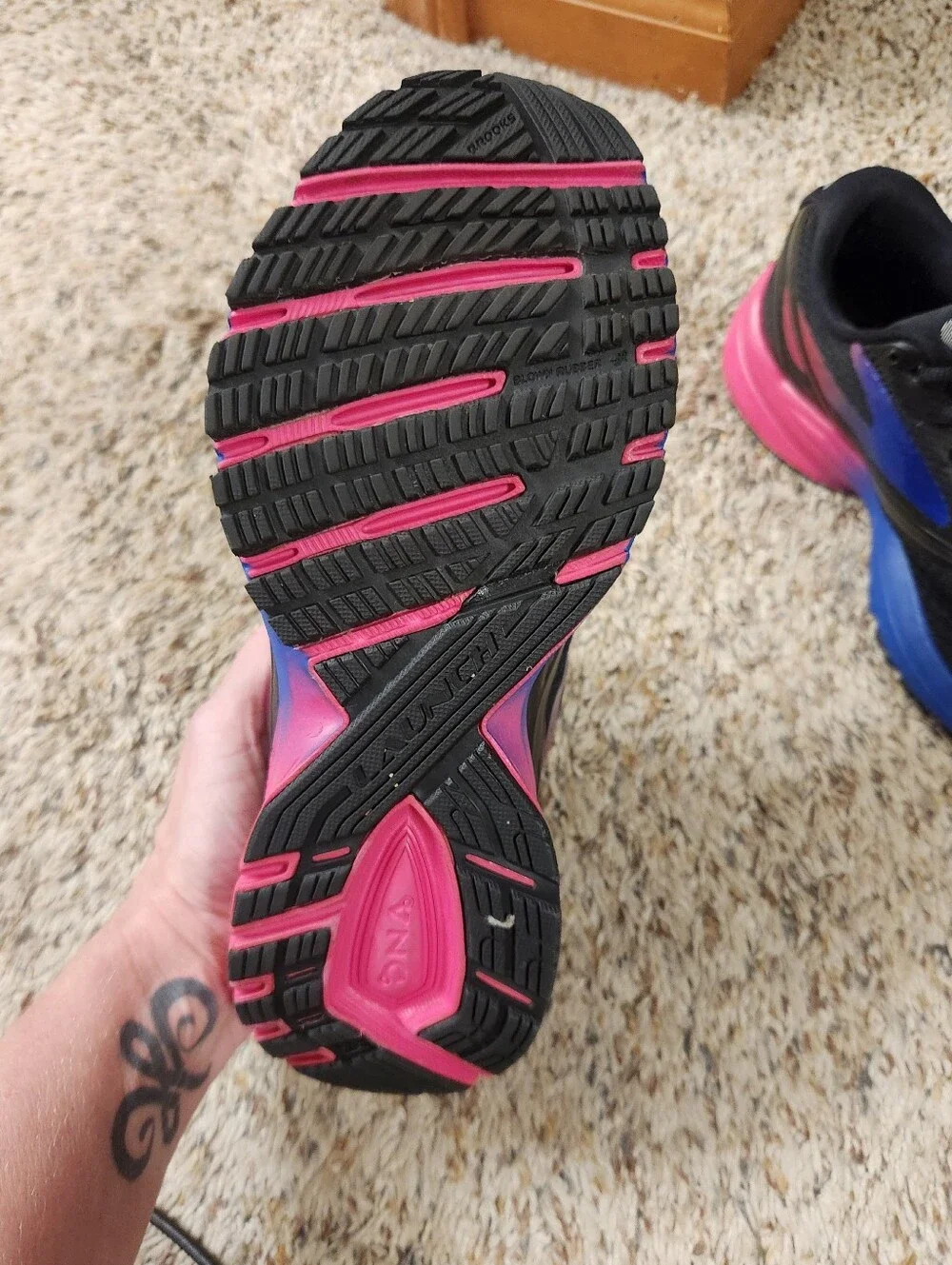 Brooks Launch 4 Black Running Sneakers with Blue & Pink  6.5